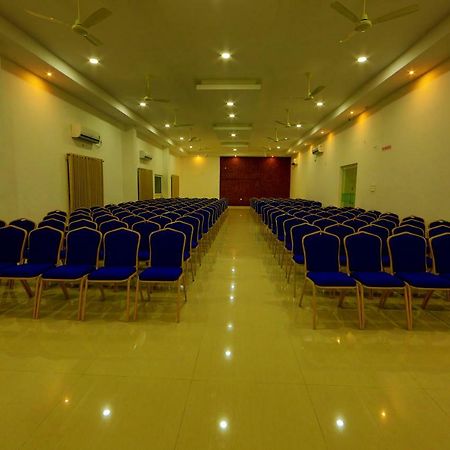 Sara Hotels And Apartments Nedumbassery Exteriör bild