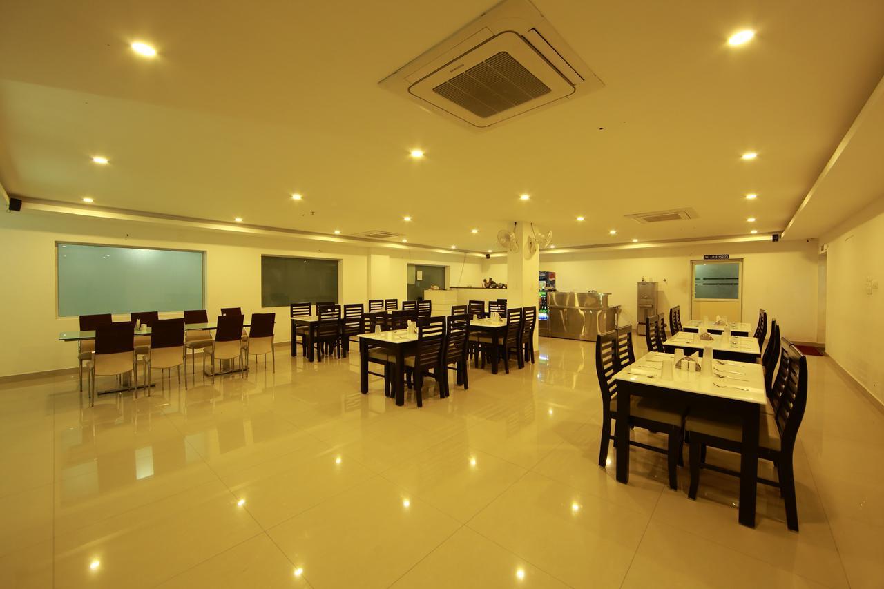 Sara Hotels And Apartments Nedumbassery Exteriör bild