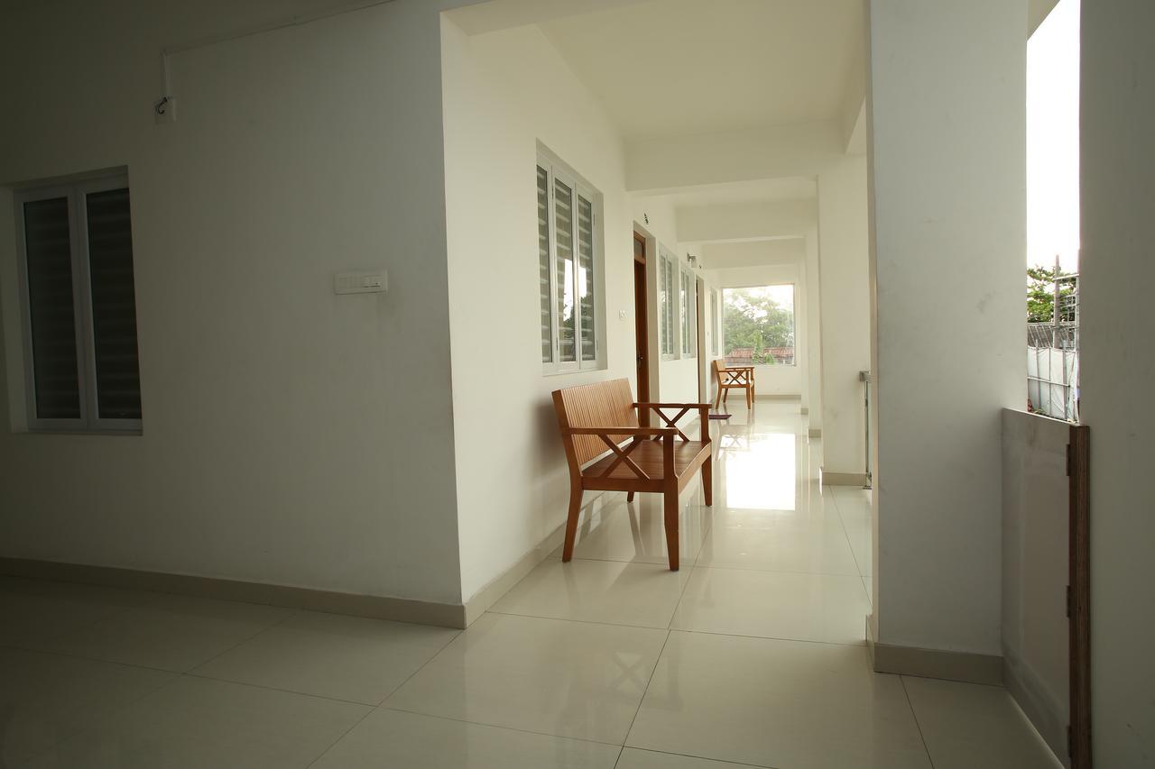 Sara Hotels And Apartments Nedumbassery Exteriör bild