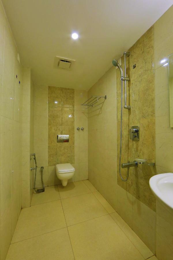 Sara Hotels And Apartments Nedumbassery Exteriör bild